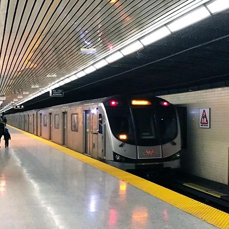 Executive Room In Toronto Next To Yorkdale Shopping Centre Eksteriør billede
