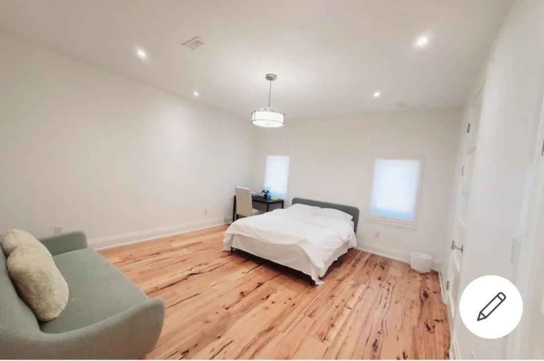 Executive Room In Toronto Next To Yorkdale Shopping Centre Eksteriør billede