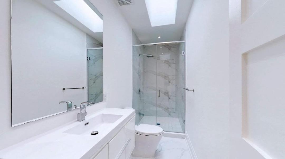 Executive Room In Toronto Next To Yorkdale Shopping Centre Eksteriør billede